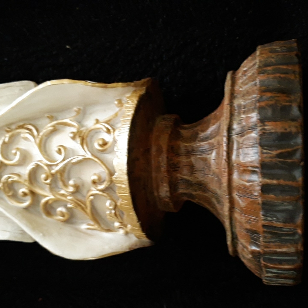 Christmas Angel Candlestick - Picture 4 of 10